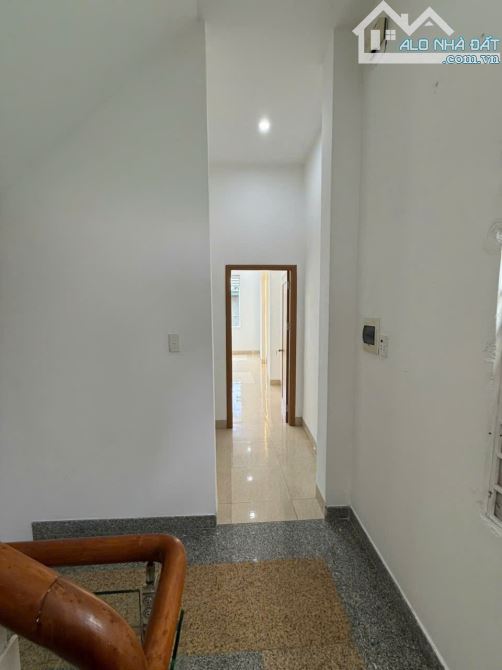 Cho thuê nhà 4 tầng kiệt ô tô Hoàng Diệu, Hải Châu, Đà Nẵng - Diện tích 55m2. Giá 15 triệu - 6