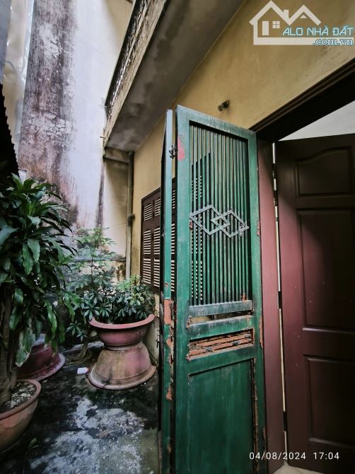 Bán gấp nhà riêng Đường Láng, Láng Hạ, Đống Đa, Hà Nội giá cực chất 160 triệu / m2, 54 m2 - 6