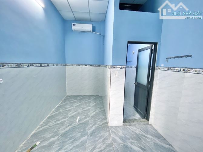 CHDV 30 PHÒNG KHÉP KÍN NGAY CỘNG HOÀ - 5 TẦNG - DT 5M x 25M - THANG MÁY-DÒNG TIỀN ỔN ĐỊNH - 6