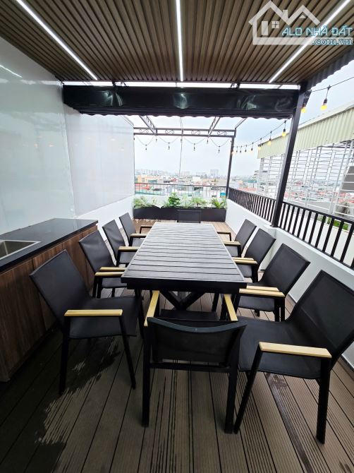 Nhà đẹp 2 mặt thoáng đường ô tô tránh ngõ Phố Thạch Bàn DT 43m2 . Giá 10.8 tỷ - 6