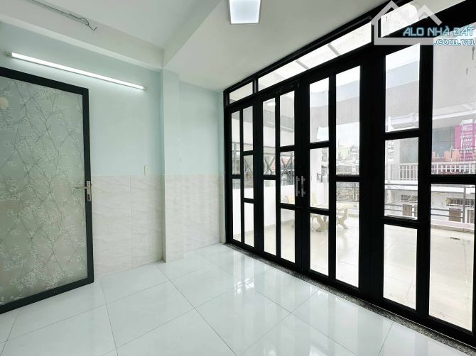 Bán nhà Phú Nhuận - Khu PXL - 4 tầng - hẻm 5.5m - 7 chỗ quay đầu - 6