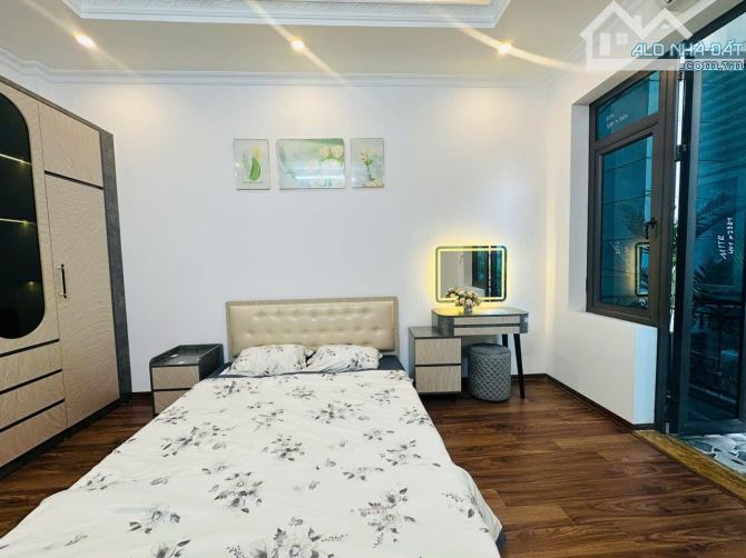Phố Dịch Vọng, hiếm nhà bán, vf3 đỗ cửa, 68m ra phố, ngõ thông tứ tung - 6