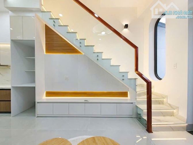 CHÍNH CHỦ BÁN NHÀ MT GIÁ 2 TỶ 8 GẦN KCN CẦU TRÀM CẦN ĐƯỚC LONG AN, 110M2 - SHR - 7