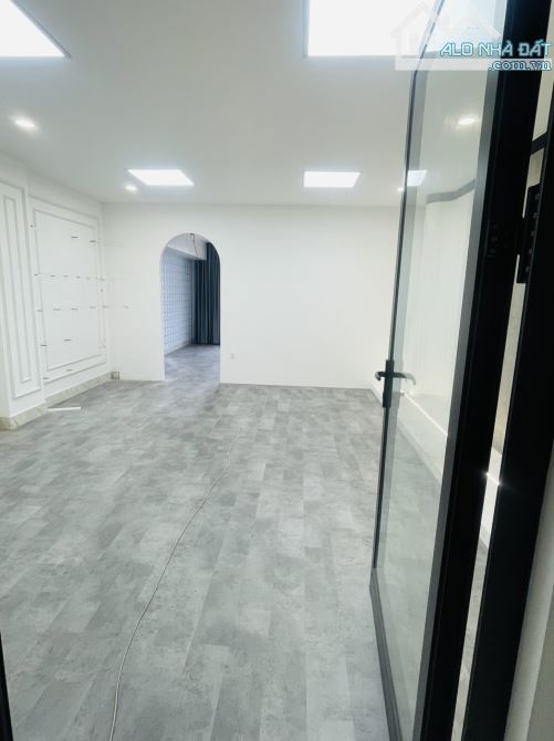 Nhà mặt phố Nguyễn Khang - Cầu Giấy. Diện tích 90m2 x 7 tầng thông sàn có thang máy - 6