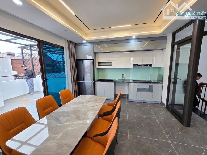 SIÊU PHẨM NGỌC LÂM – 7 TẦNG – GARA Ô TÔ – THANG MÁY – 13,55 TỶ! - 7