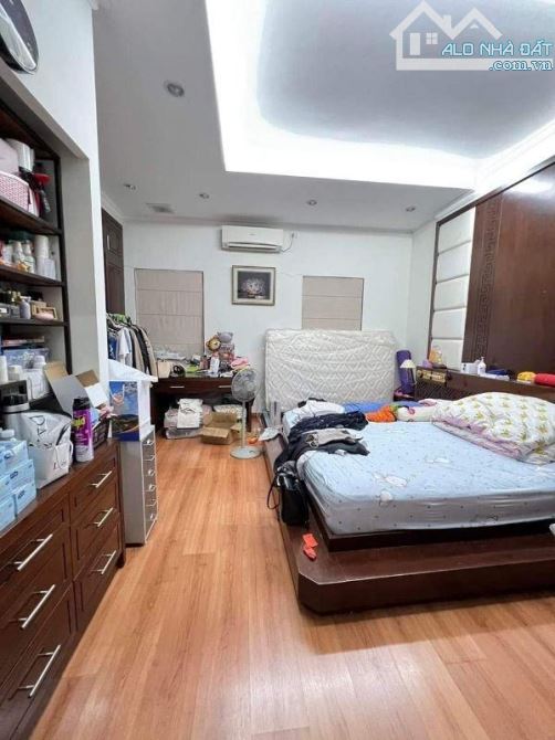 PHÂN LÔ ĐẸP NHẤT 28 XUÂN LA 2 MẶT TIỀN 3 OTO TRÁNH VỈA HÈ KINH DOANH 65m MT 4.5m 24 Tỷ - 7