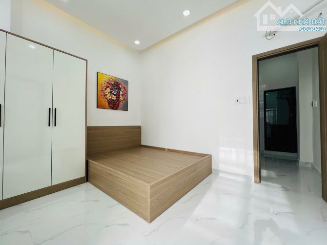 Bán nhà gần bệnh viện Hoàn Mỹ - Khu Phan Xích Long. 3.8x8. 3 Lầu. Gía 7 tỷ 2 - 7
