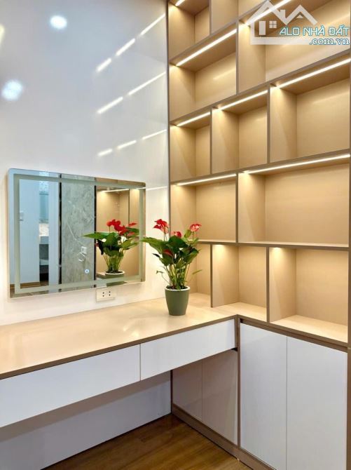 TRƯỜNG CHINH - NGÕ VIP - 6 TẦNG THANG MÁY - FULL NỘI THẤT, 45M2, MT 7.3M CHỈ HƠN 11 TỶ - 7
