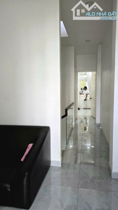 Bán nhà Phú Nhuận • 4 tầng - hẻm 8m - kinh doanh - 7