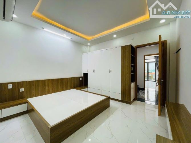 Đi nước ngoài định cư bán gấp nhà ở đường Trần Minh Quyền, phường 10, quận 10, giá 2 tỷ 75 - 7
