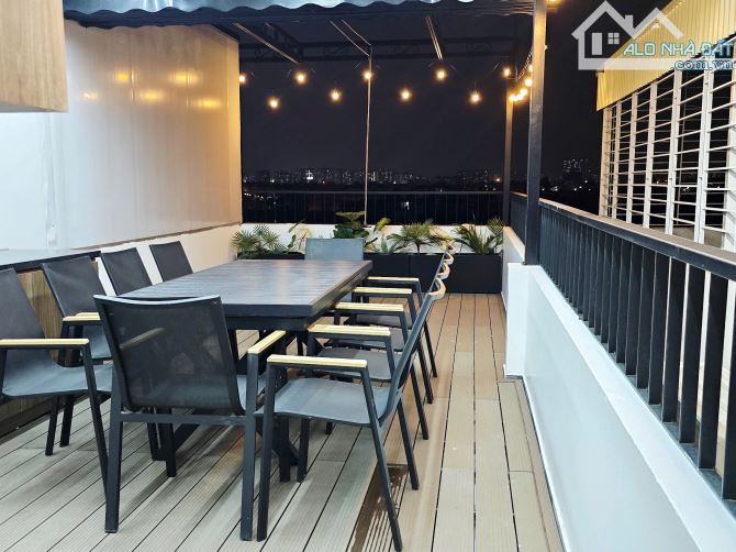 Nhà đẹp 2 mặt thoáng đường ô tô tránh ngõ Phố Thạch Bàn DT 43m2 . Giá 10.8 tỷ - 7