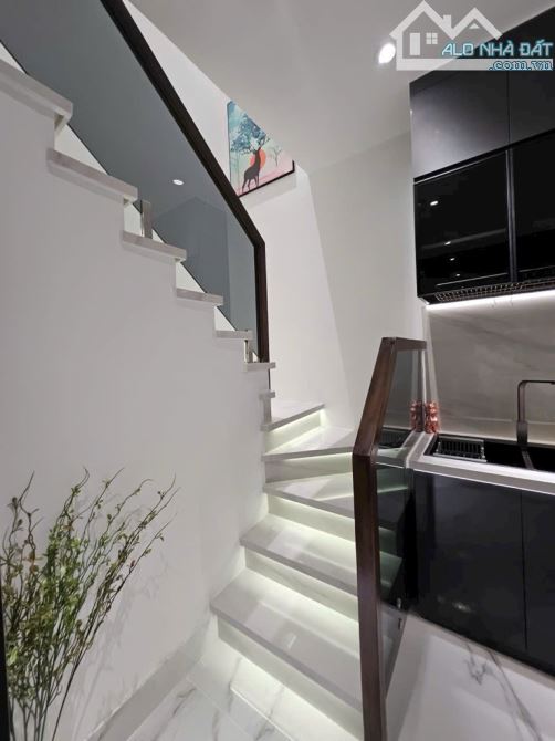 🏡Bán gấp căn Phạm Văn Bạch - 52m2 - 2 Tầng - 4pn - hẻm 3m thoáng - An ninh - Chỉ 5.250 tỷ - 7