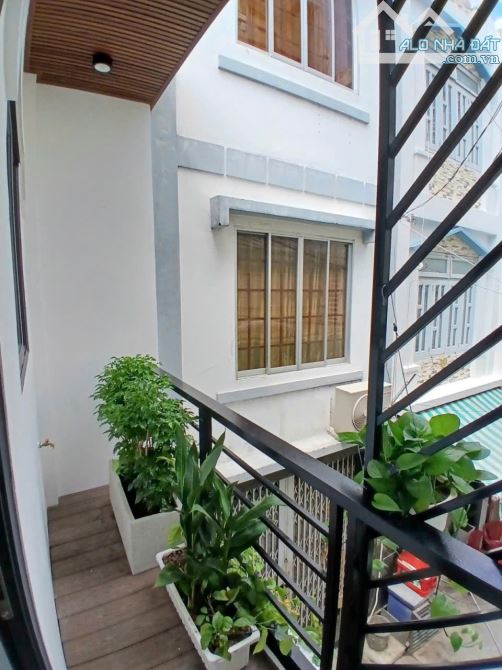 Bán nhà ngang 5.3m – Hoàn công đủ– Công chứng ngay.Gíá tốt Khu vực Q11 - 7
