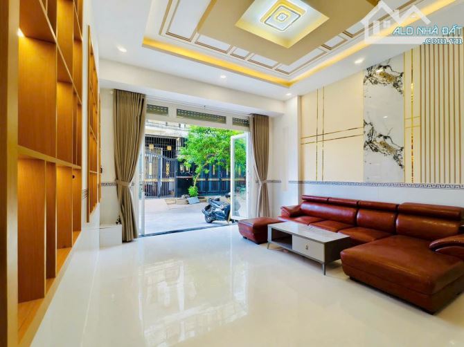 Nhà sổ riêng,chợ Minh Phát,giâ 5,5 tỷ thạnh xuân 22 - 7