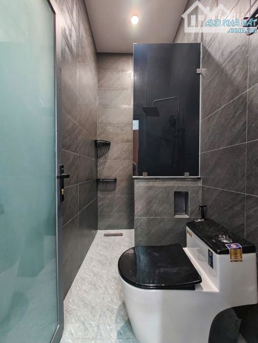 CHÍNH CHỦ BÁN NHÀ MT GẦN CÔNG AN XÃ LONG TRẠCH CẦN ĐƯỚC LONG AN, GIÁ 2 TỶ 6 - SHR - 90M2 - 8