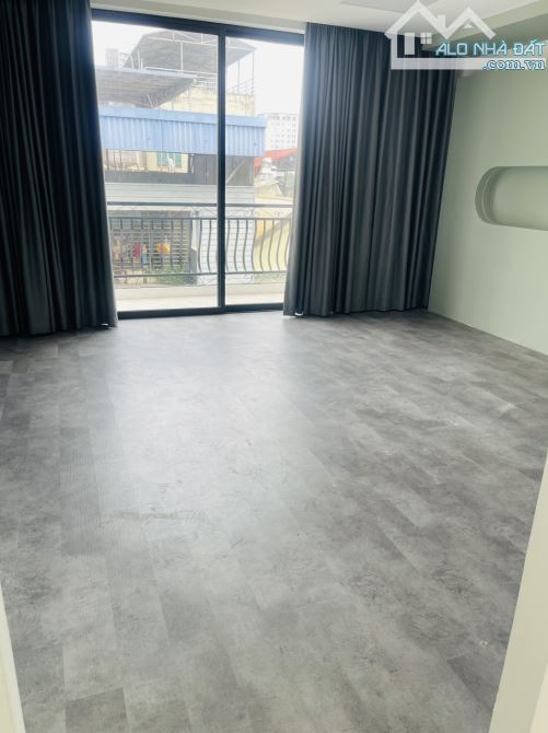 Nhà mặt phố Nguyễn Khang - Cầu Giấy. Diện tích 90m2 x 7 tầng thông sàn có thang máy - 7