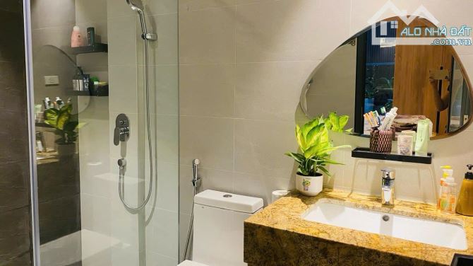 Bán gấp CH chung cư 3PN ( 1PN nhỏ) 2 VS, căn góc 92m2, giá 8.4 tỷ. Tháp B Stellar Garden - 8