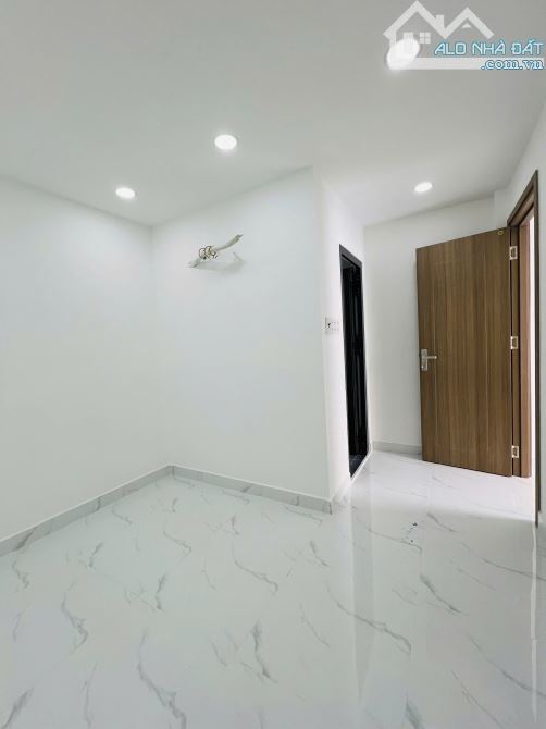 Bán nhà gần bệnh viện Hoàn Mỹ - Khu Phan Xích Long. 3.8x8. 3 Lầu. Gía 7 tỷ 2 - 8