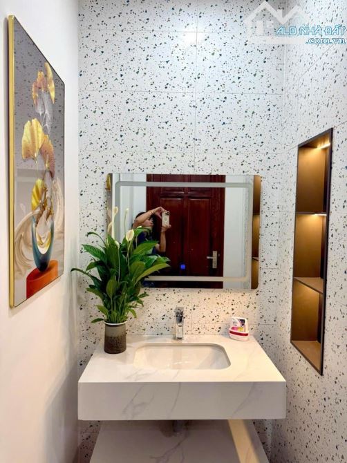 TRƯỜNG CHINH - NGÕ VIP - 6 TẦNG THANG MÁY - FULL NỘI THẤT, 45M2, MT 7.3M CHỈ HƠN 11 TỶ - 8
