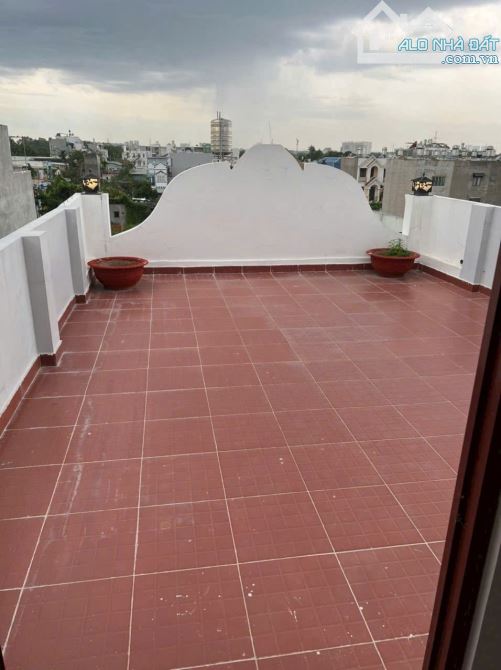 NGỢP BANK 5 TỶ- BÁN 5TỶ65 80M2- HẺM 7M-Ô TÔ NGỦ NHÀ - 8