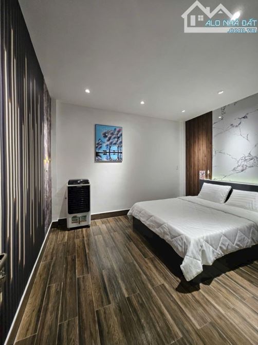 🏡Bán gấp căn Phạm Văn Bạch - 52m2 - 2 Tầng - 4pn - hẻm 3m thoáng - An ninh - Chỉ 5.250 tỷ - 8