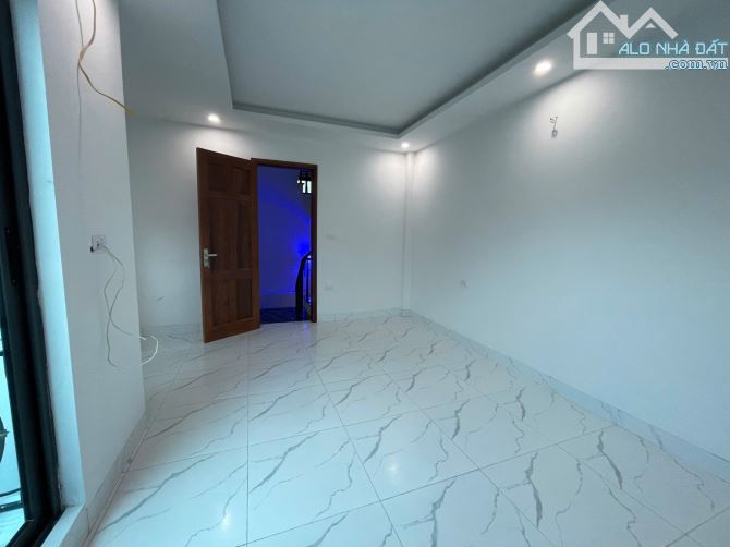 Bán nhà Liên Mạc, Bắc Từ Liêm, 33m2, 5 tầng, mặt tiền 6m, giá 7 tỷ - 9