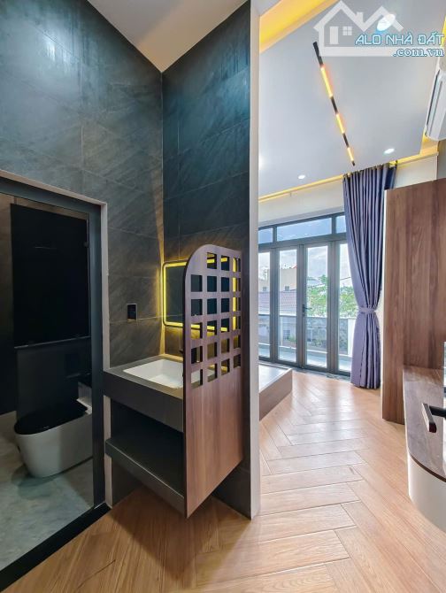 CHÍNH CHỦ BÁN NHÀ MT GẦN CÔNG AN XÃ LONG TRẠCH CẦN ĐƯỚC LONG AN, GIÁ 2 TỶ 6 - SHR - 90M2 - 9