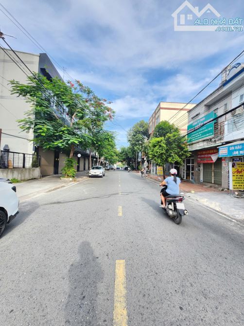 26Tỷ__180m2(10x18)__Nhà Nghỉ Hoàn Công 1T5L, đầy đủ thiết bị kinh doanh__gần đường 22/12 - 9