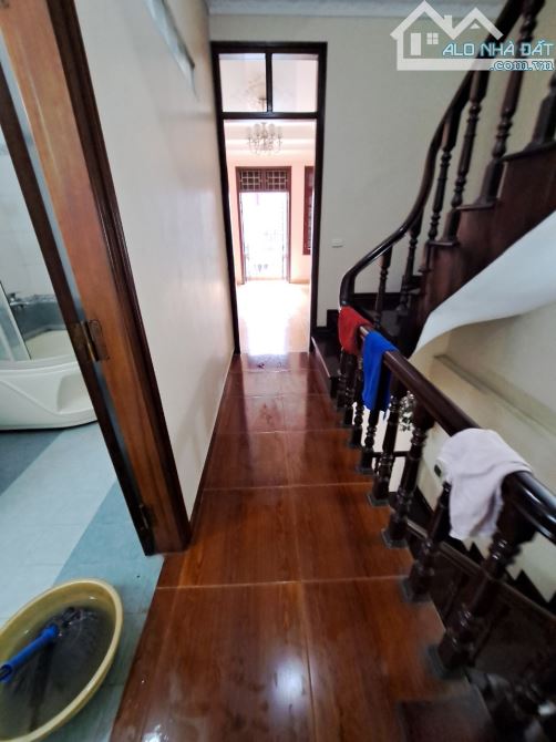 Cho thuê nhà ngõ 30 phố Nghĩa Đô. Diện tích 70m2 x 4 tầng đủ điều hòa, ngõ rộng để ô tô - 9