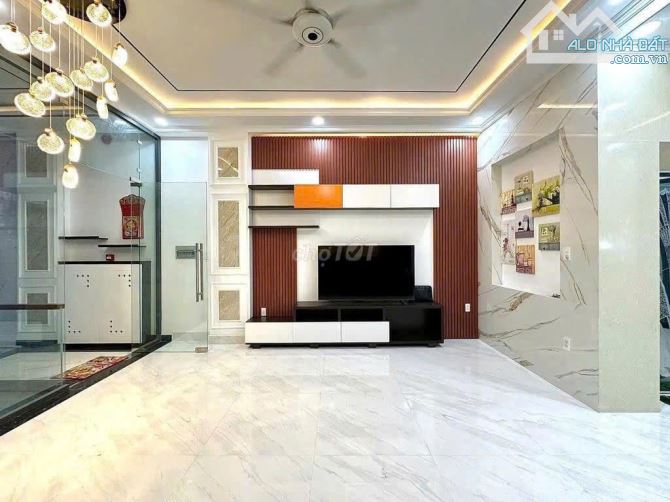 Nhà mặt tiền nội bộ ngay chung cư XI GRAND COURT. 666 Đường 3/2 7 Tầng (5x20) chỉ 31 tỷ - 9