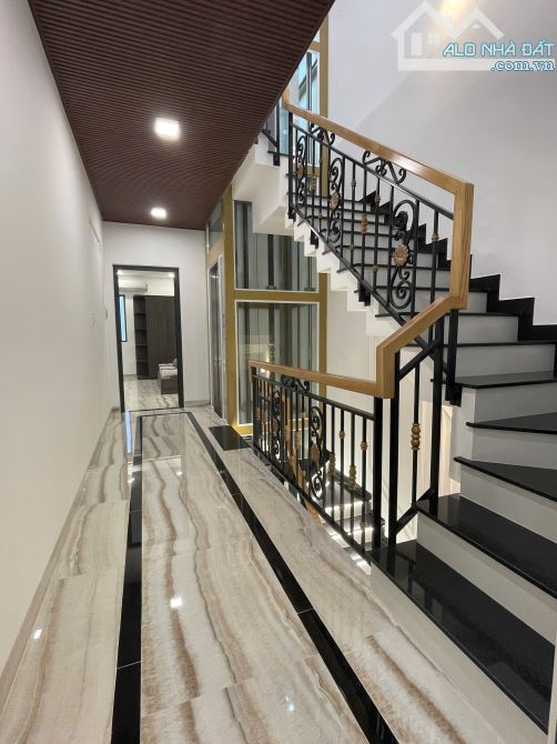 SIÊU PHẨM MẶT TIỀN ĐƯỜNG SỐ 13 𝐊Đ𝐓 𝐇𝐚̀ 𝐐𝐮𝐚𝐧𝐠 𝟐 - 𝐏. 𝐏𝐡𝐮̛𝐨̛́𝐜 𝐇𝐚̉𝐢 - 9