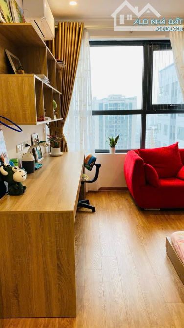 Bán gấp CH chung cư 3PN ( 1PN nhỏ) 2 VS, căn góc 92m2, giá 8.4 tỷ. Tháp B Stellar Garden - 9
