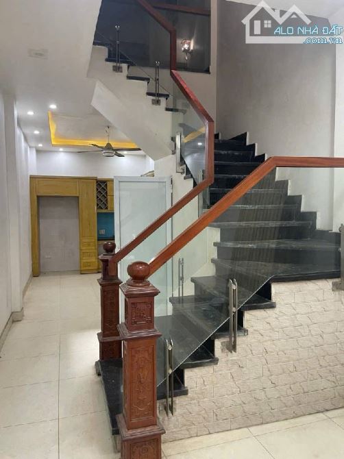 MỄ TRÌ HẠ - ÔTÔ - Ở & GIỮ TIỀN - FULL ĐỒ - 41M² - 5 TẦNG - 8.6 TỶ (9TL6988) - 9