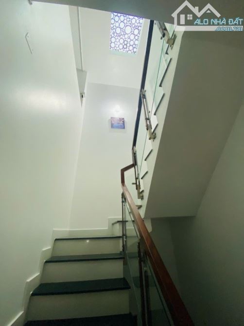 BÁN NHÀ HXH XVNT SÁT QUẬN 1, 4 TẦNG MỚI 52M2 (3.7X15). NHÀ CHÍNH CHỦ XÂY CÒN MỚI- CHỈ 9 TỶ - 9