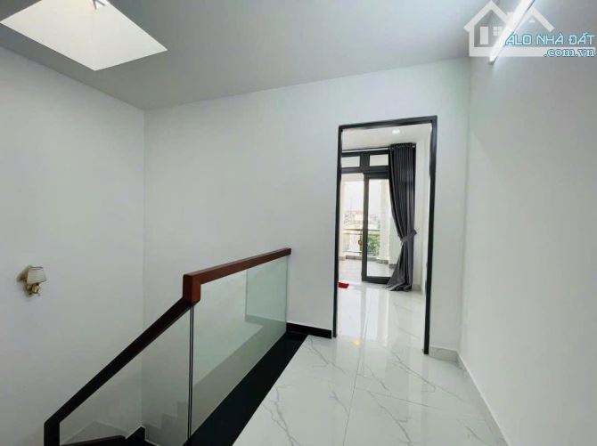 Đi nước ngoài định cư bán gấp nhà ở đường Trần Minh Quyền, phường 10, quận 10, giá 2 tỷ 75 - 9