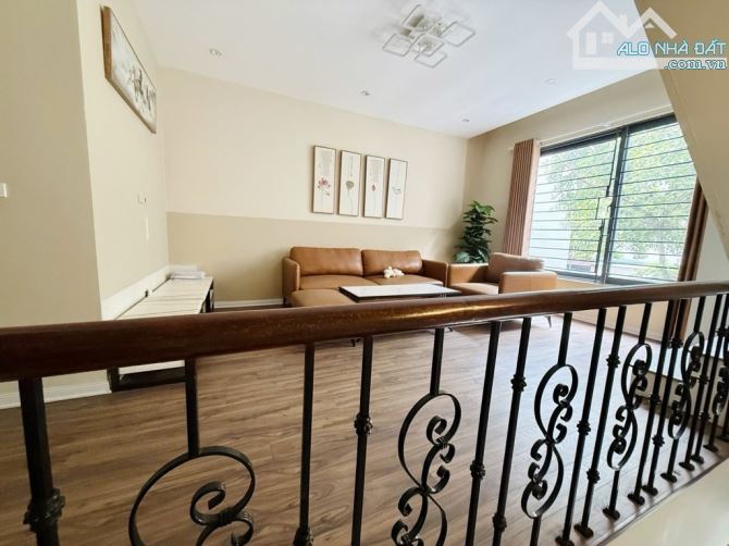 Nhà Đẹp Ngọc Lâm Ô TÔ Đỗ Cửa 52,3M Mặt Tiền 5m hậu 5m 5 tầng ô chờ thang máy 11,99 tỷ - 9