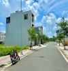 Ngộp bank! Chủ kẹt tiền bán gấp một lô 140m2 giá 2tỷ sát chợ Đại Phước. Sổ sẵn