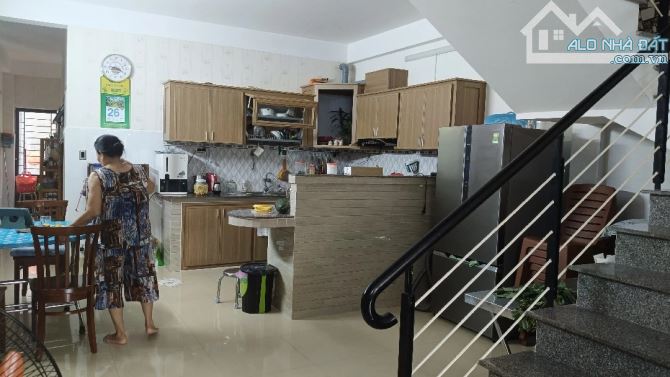Nhà 3 Tầng Mặt Tiền Phú Xuân–Sát Biển Nguyễn Tất Thành–Giá Mềm Chỉ 6,x Tỷ–Đầu Tư Chắc Lời
