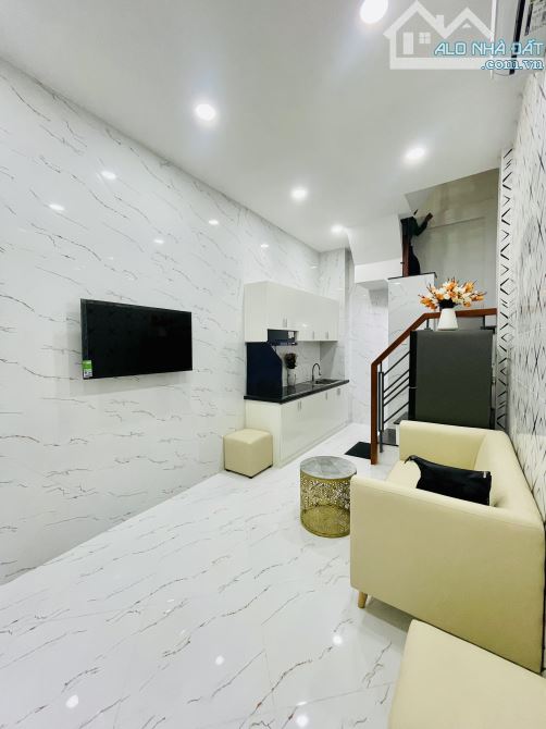 Bán nhà khu phân lô Quận 1- 4 Tầng Mới- Sổ hồng riêng hoàn công đủ- Chỉ 4 tỷ x