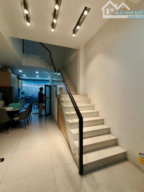 SÁT MẶT TIỀN SƠN KỲ - TÂN PHÚ- DT 4,3 DÀI 19 NHÀ 3 TẦNG- SHR - HOÀN CÔNG ĐỦ - CHỈ