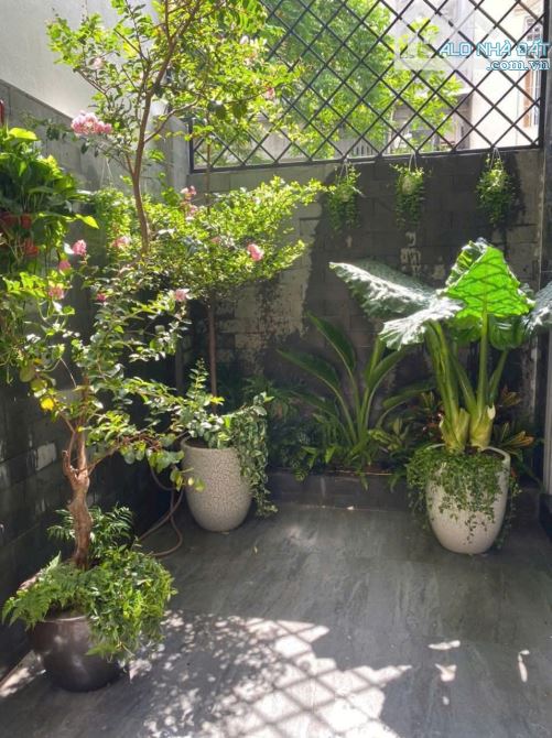 Hoàng Hoa Thám -Ba Đình : 42M² x 4Tầng x Mt 3,5M.full nội Thất Ngõ 3 Gác Vị trí đẹp ở ngay