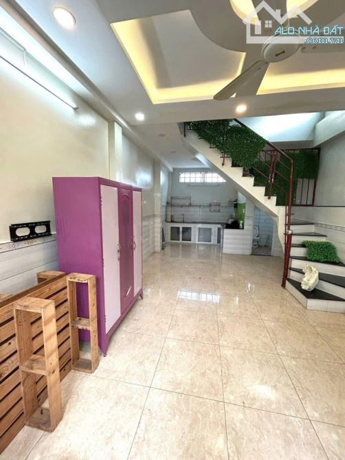 Bán Nhà 2 Tầng BTCT – 40m² – Gần Vincom Lê Văn Việt – SHR Hoàn Công – Chỉ 3.3 Tỷ
