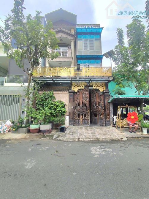 BÁN BIỆT THỰ 4 TẦNG P. TÂN PHONG, QUẬN 7, 7M x 18M, 28 TỶ