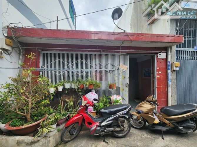Nhà cấp 4 lợi thế ngang 5,5 M DT: 75m2 Huỳnh Tấn Phát Q7 chào 5,1 Đồng thương lượng