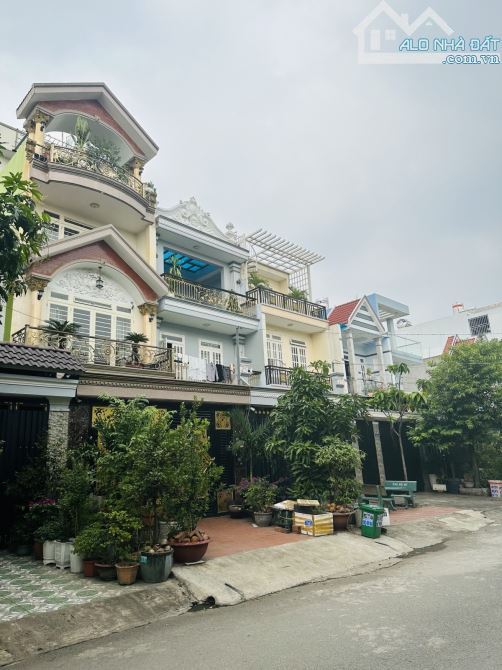 Khu đáng sống - Vip Đại Hải - Hóc Môn  5x25m - 3 Tầng btct - Thuê 12Tr/Th - giảm còn 7.2Ty