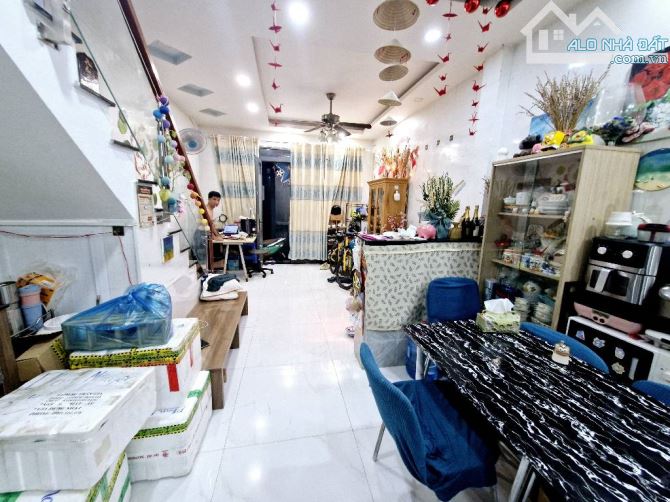NHÀ PHỐ HIỆN ĐẠI LÊ VĂN LƯƠNG Q7. 2 LẦU NGANG 4 DÀI 10 ĐỦ CÔNG NĂNG NHỈNH 4 TỶ