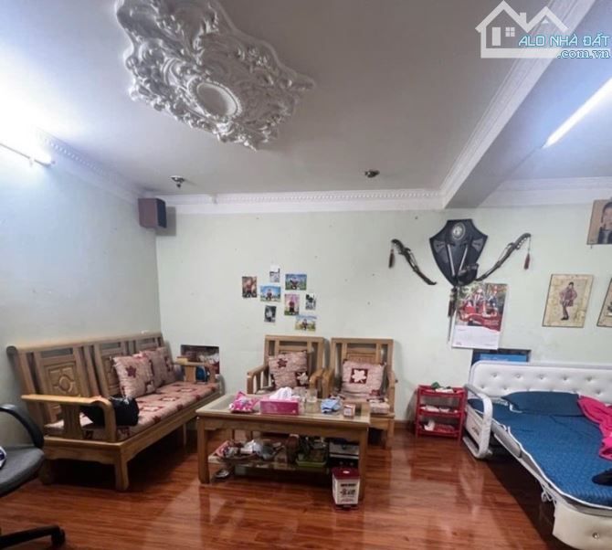 🏡Nhà VIP 53m2, 4 Tầng, Ô TÔ ĐỖ CỬA Chục bước ra mặt phố Cầu Giấy, ĐẠI HỌC Vây quanh