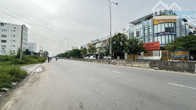 Cần thanh lý gấp 2 nền đất Khu Công Nghệ Cao Quận 9, giá 2tỷ6, SHR,