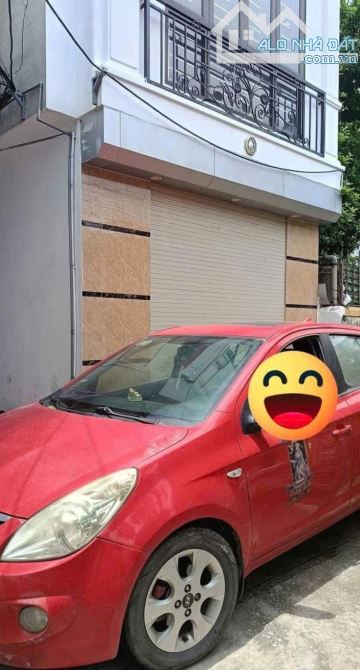 Chỉ 5.1 tỷ có ngay nhà Thạch Bàn , Long Biên, DT 32m, 5 tầng, ô tô đỗ cổng
