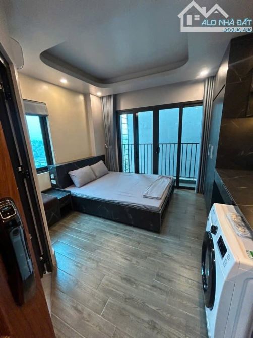 Tòa nhà dòng tiền 8 tầng thang máy phố Miếu Đầm , Ô Tô đỗ cổng . 53M . 18,5 tỷ
